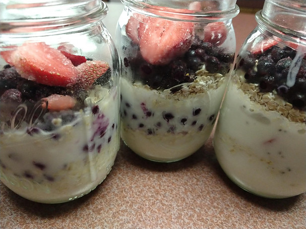Berry Yogurt Oats in a jar